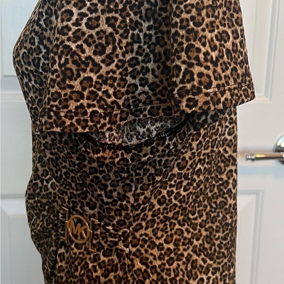 NWT Michael Kors Women’s Leopard Print Short Sleeve Top Size Small - Picture 4 of 8